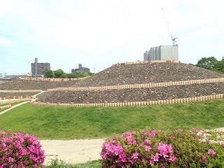 Kagamiyama Castle Ruins: Nơi Thăm Qua Lịch Sử & Cảnh Quan Đẹp Mê Hồn!