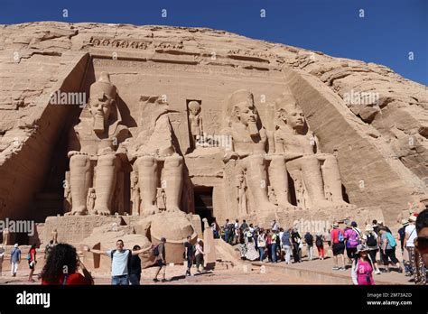  Abu Simbel: Những Đền Thánh Khổng Lồ Ngất Ngây