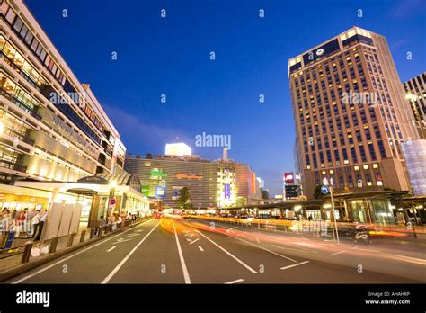 東横イン横浜駅西口、なぜかそこに佇む巨大なカエルの像について