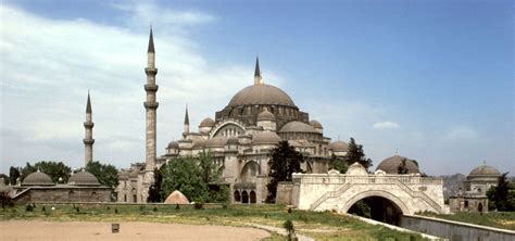 Mosque of Suleyman the Magnificent – Marvelous Architecture and Rich History!