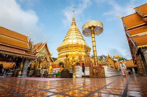  Phra That Doi Suthep: Ngôi Chùa Vàng Lung Linh Trên Đỉnh Núi