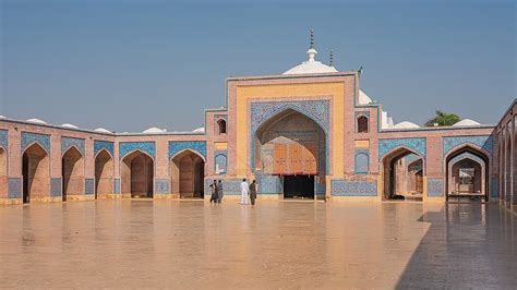  Shah Jahan Mosque, Một Kiệt Tác Kiến Trúc Hồi Giáo Đáng Khám Phá!