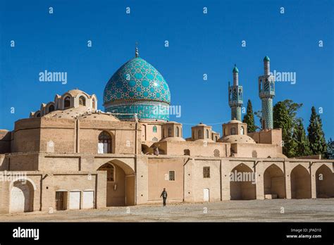  Shahzadeh nematullah Shrine, một công trình kiến trúc Hồi giáo tráng lệ và bí ẩn!